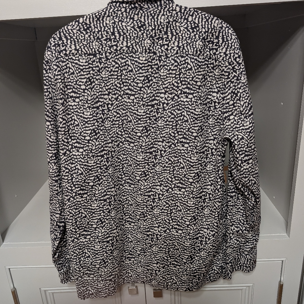 Ted Baker Men's L print for your wild side. Button detail gorgeous - Picture 6 of 15